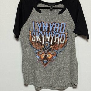 Forever 21 Gray and Black Lynyrd Skynyrd Tee